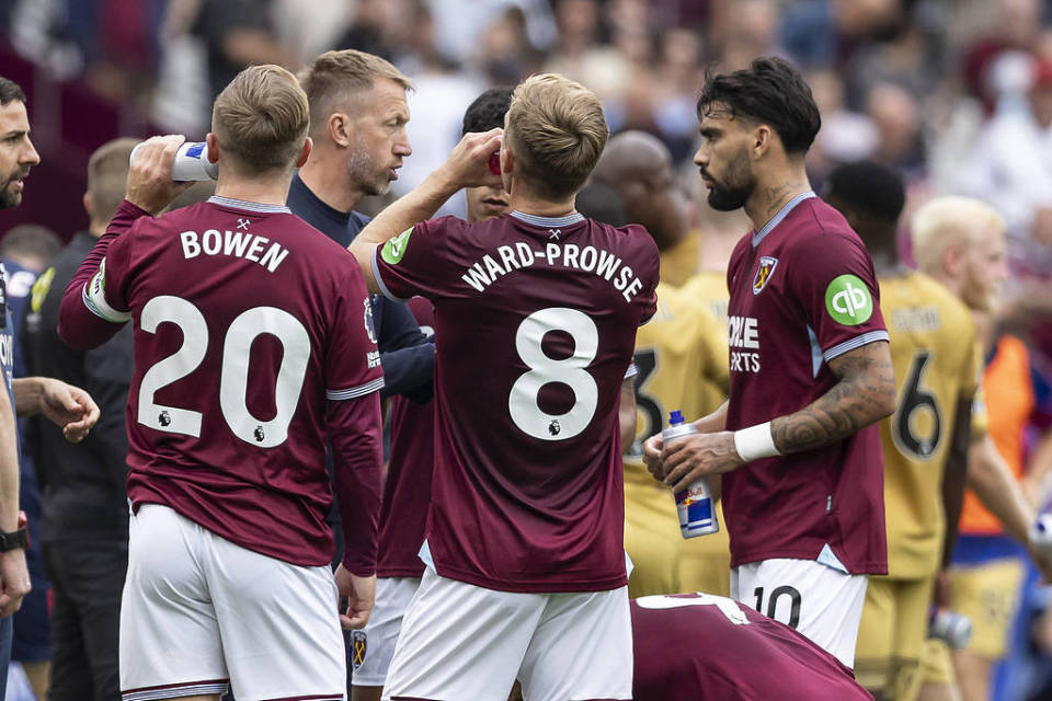 [中超]于汉超救主陈晋一绝杀 申花3-2浙江不败领跑