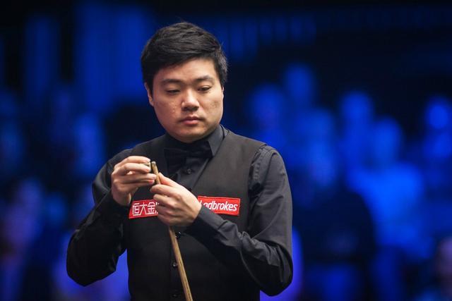 一派坚信他 一派坚信他